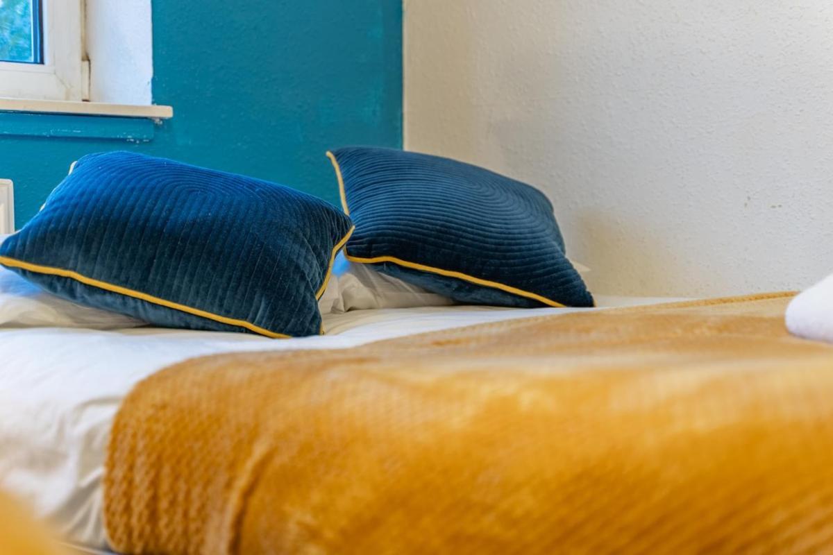 White House Apartment, Near Broadway Plaza, 2 Bedroom Sleeps 6, Free Wifi, Netflix Birmingham