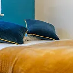 White House Apartment, Near Broadway Plaza, 2 Bedroom Sleeps 6, Free Wifi, Netflix