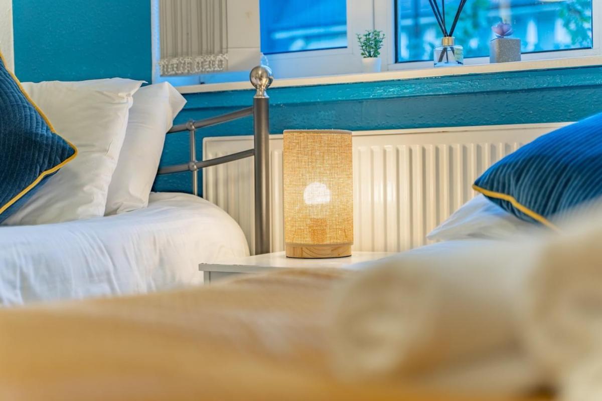 White House Apartment, Near Broadway Plaza, 2 Bedroom Sleeps 6, Free Wifi, Netflix * Birmingham