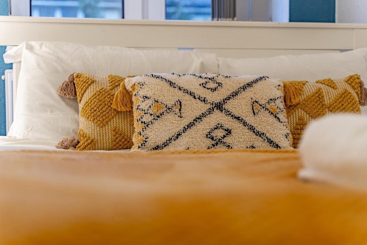 White House Apartment, Near Broadway Plaza, 2 Bedroom Sleeps 6, Free Wifi, Netflix *
