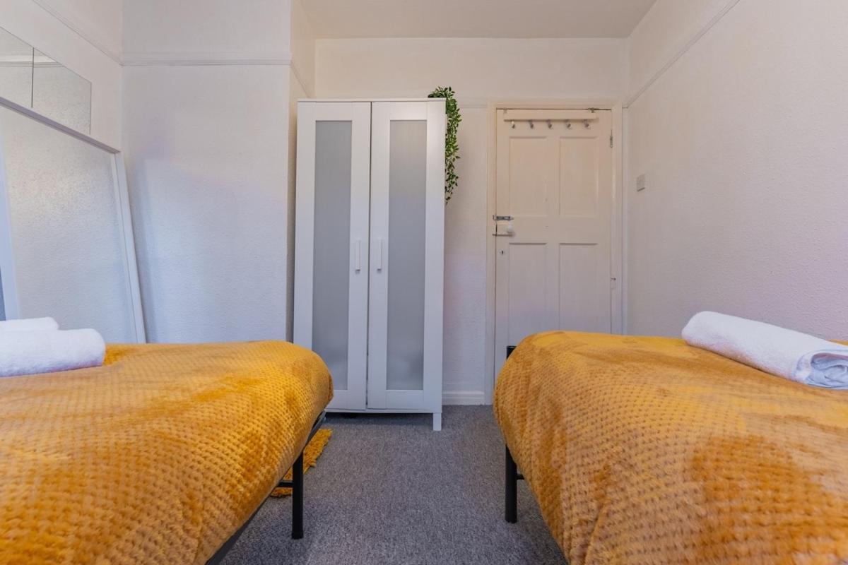 Apartment White House Apartment, Near Broadway Plaza, 2 Bedroom Sleeps 6, Free Wifi, Netflix *