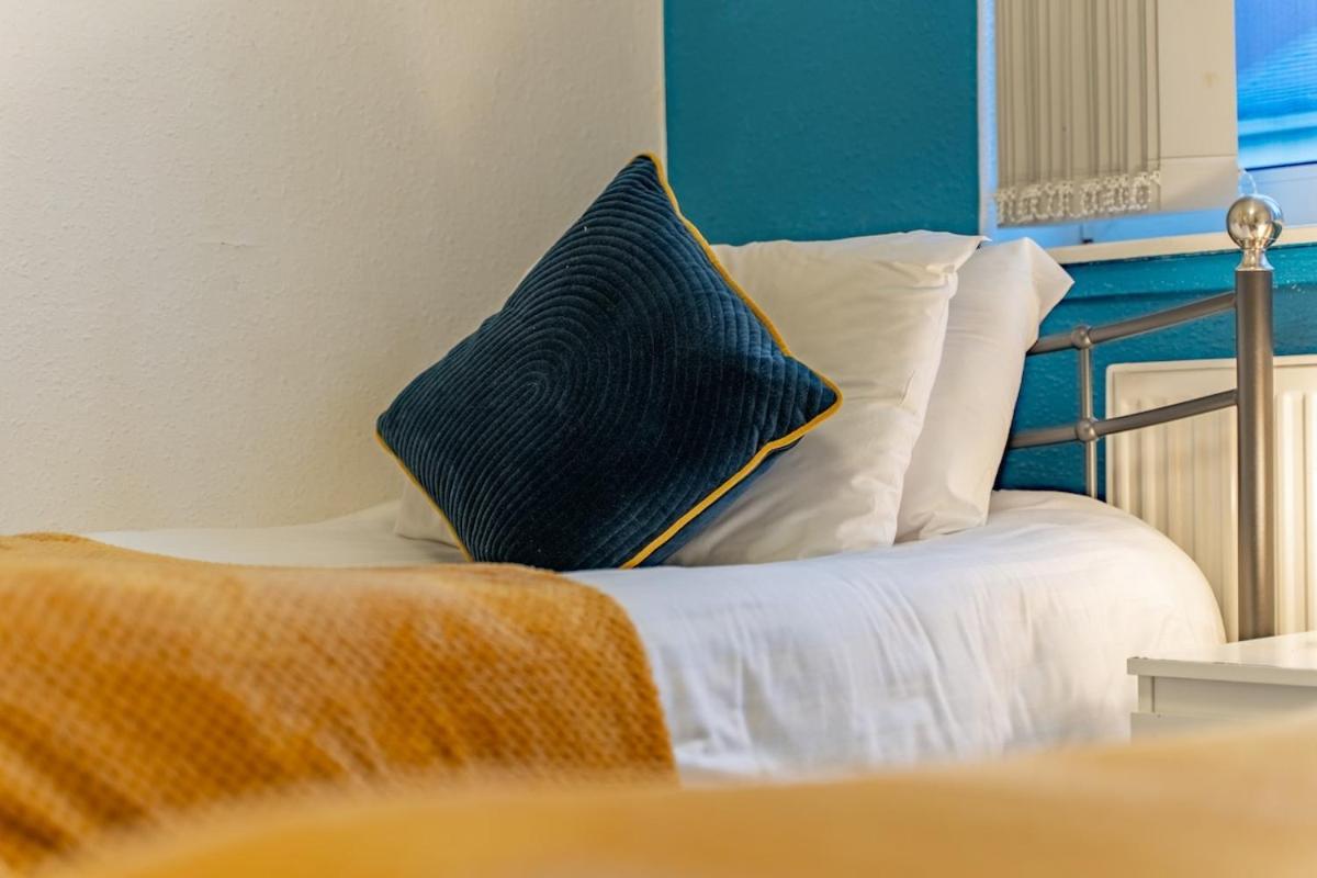 White House Apartment, Near Broadway Plaza, 2 Bedroom Sleeps 6, Free Wifi, Netflix