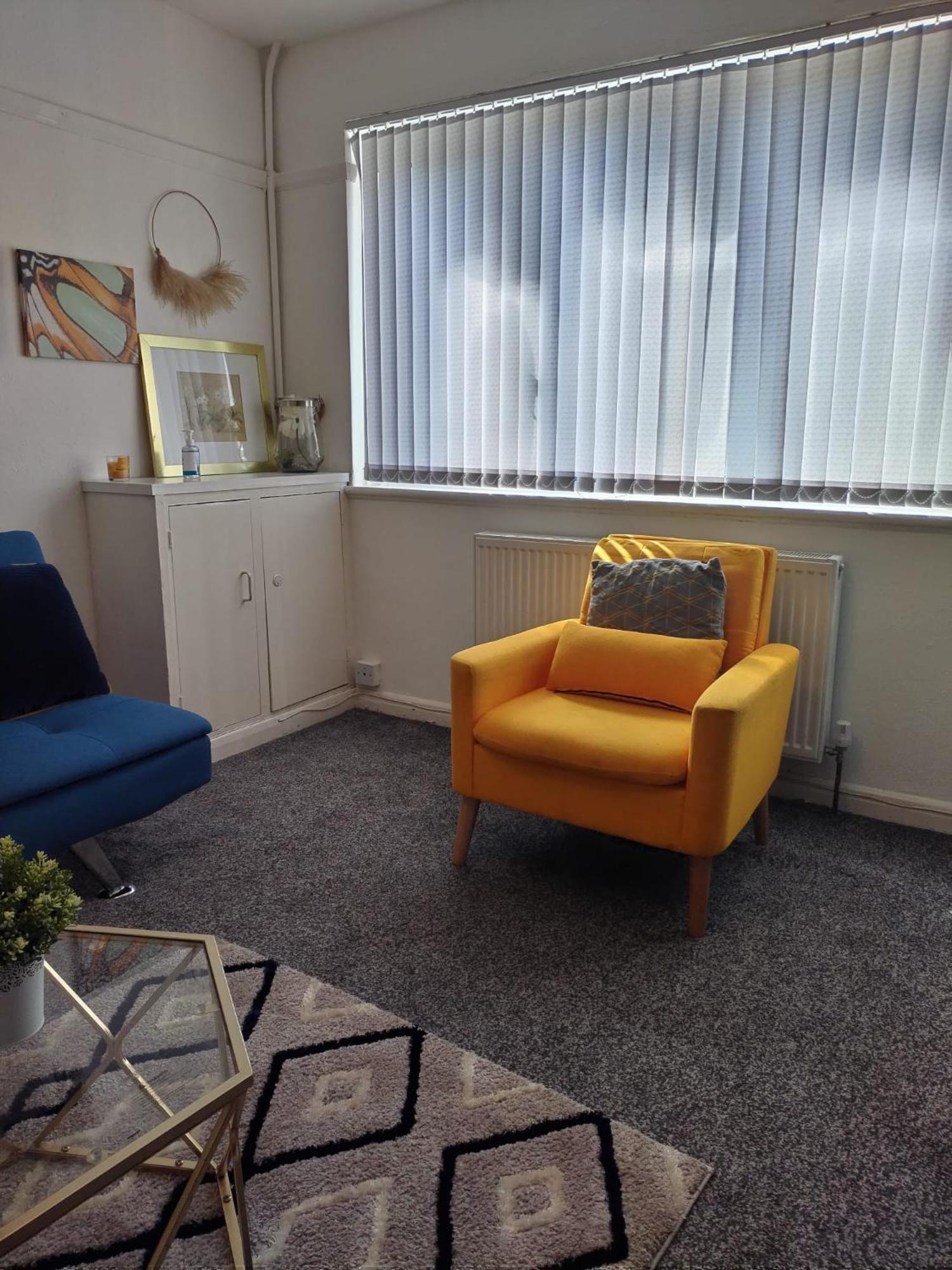 White House Apartment, Near Broadway Plaza, 2 Bedroom Sleeps 6, Free Wifi, Netflix * Birmingham